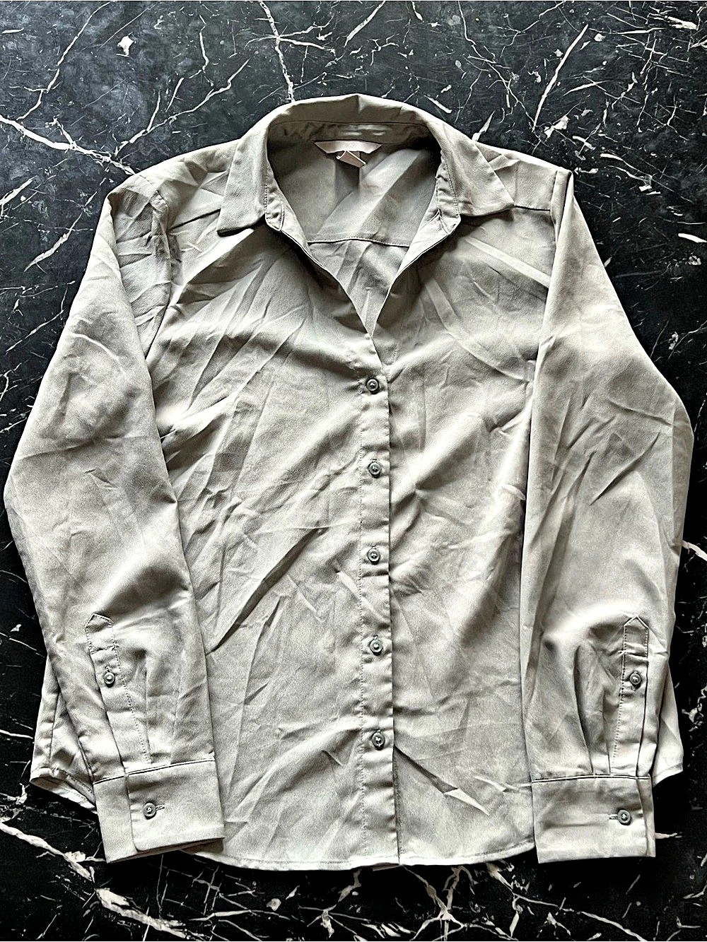 H&M Button Down Shirt in Gray Size Small Like New